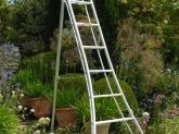 Лучшие садовые лестницы для весенних работ